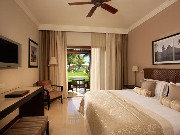 LUX Le Morne - room and patio